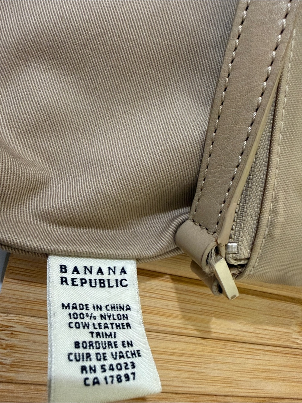 Banana Republic Hobo bag Tan Shoulder Bag with Front Zip Pocket - Picture 10 of 12
